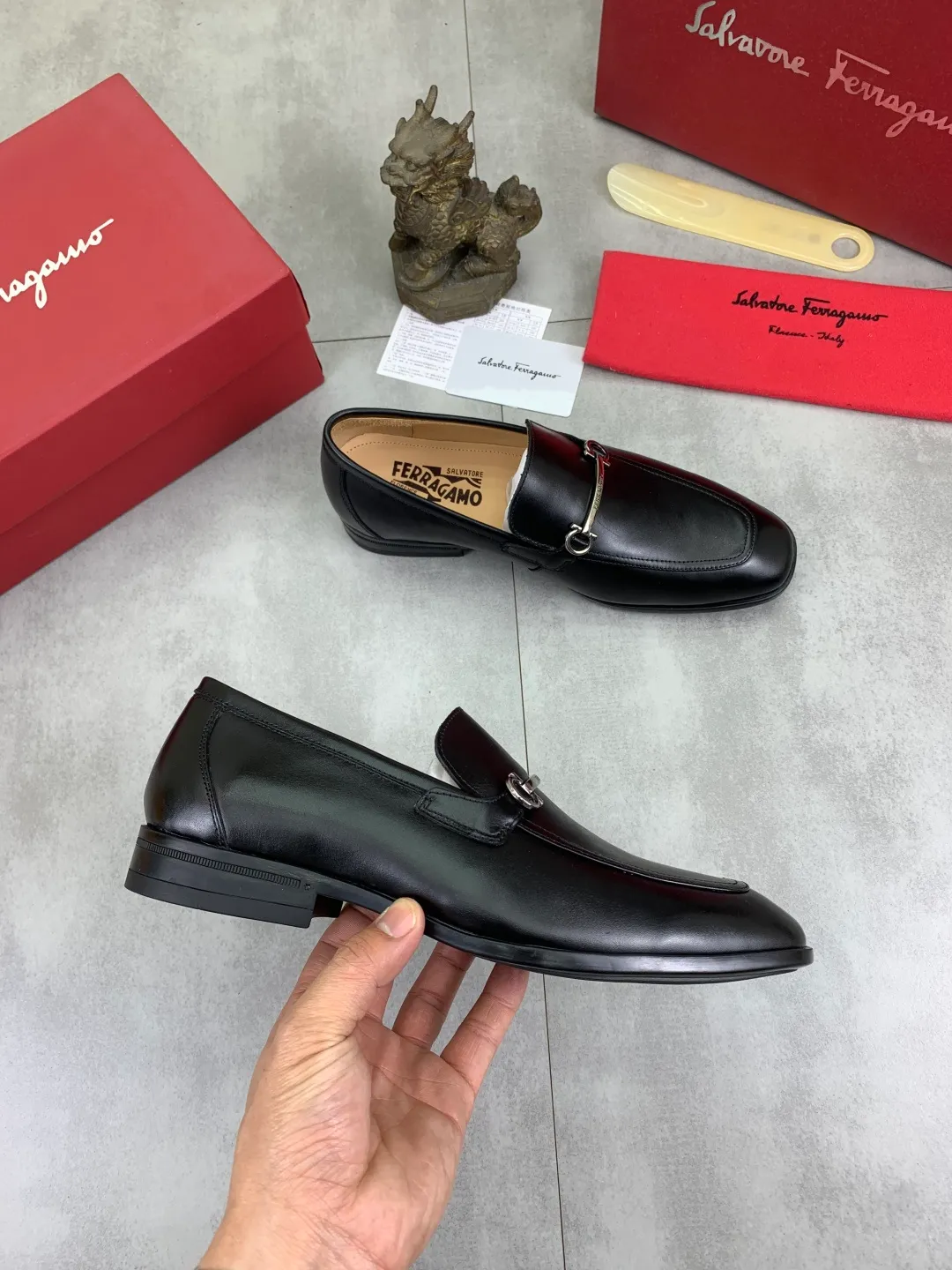 Men's Men's Shoes 💰P480💰[New Style] Water-dyed Niuli 🆘[Salvatore Ferragamo] Ferragamo's latest casual business leather shoes for men! Available at counters simultaneously! The fabric is made of specially imported original calfskin, the lining is made of imported water-dyed cowhide, and the original combination outsole is absolutely luxurious and leads the fashion trend. Matching code: 38-45; 4️⃣ colors available